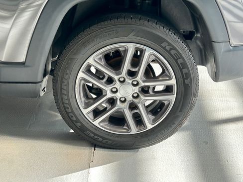 Used 2020 Jeep Compass Latitude AWD/4WD image 27