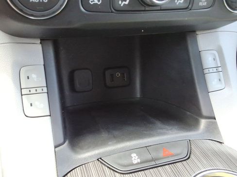 Used 2019 GMC Acadia SLT w/ LPO, Cargo Package FWD image 33