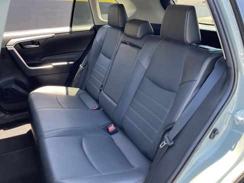 Used 2021 Toyota RAV4 XLE Premium AWD/4WD image 19