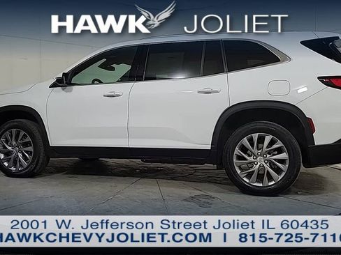 Used 2025 Buick Enclave Preferred AWD/4WD image 5