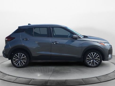 Used 2024 Nissan Kicks SV image 6