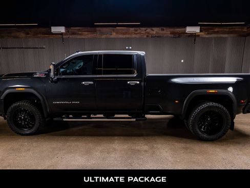 Used 2020 GMC Sierra 3500 Denali w/ Denali Ultimate Package image 5