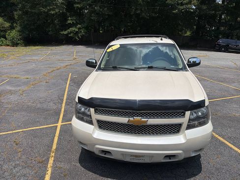 Used 2012 Chevrolet Avalanche LTZ RWD image 13