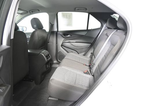 Used 2024 Chevrolet Equinox LT AWD/4WD image 17