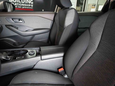 Used 2023 Nissan Rogue SV AWD/4WD image 11