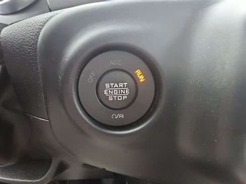 Used 2023 Jeep Gladiator Willys image 17