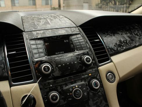 Used 2016 Ford Taurus SE FWD image 38