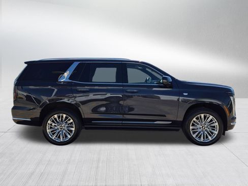 Used 2025 Cadillac Escalade Premium Luxury AWD/4WD image 6