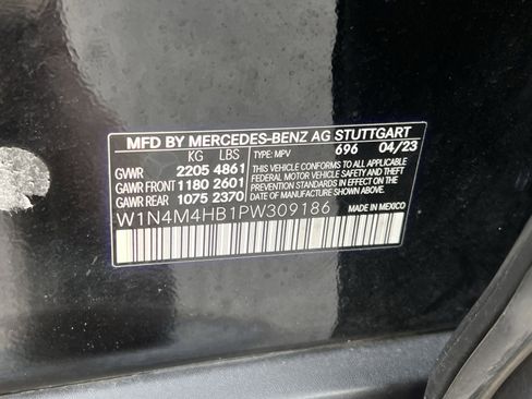 Used 2023 Mercedes-Benz GLB 250 4MATIC image 35