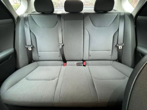 Used 2025 Kia K4 LXS image 37