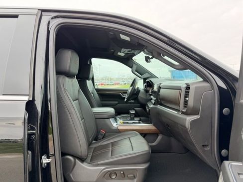 Used 2023 Chevrolet Silverado 1500 High Country w/ Technology Package image 11