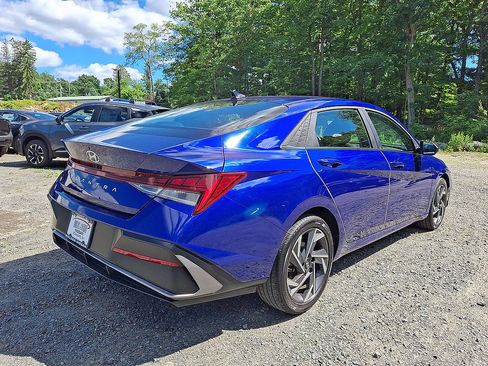 Used 2025 Hyundai Elantra SEL w/ Cargo Package FWD image 25