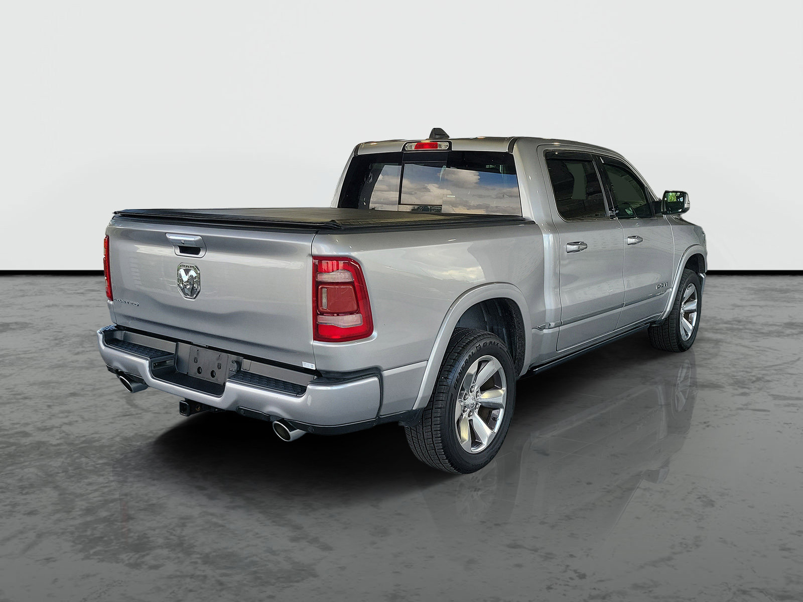 Used 2020 RAM 1500 Limited w/ Bed Utility Group RWD image 2