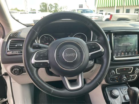 Used 2018 Jeep Compass Limited w/ Navigation Group AWD/4WD image 16