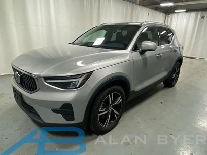 Used 2025 Volvo XC40 B5 Core