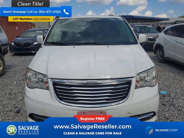 Used 2015 Chrysler Town & Country Touring FWD image 7