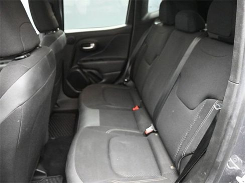 Used 2023 Jeep Renegade Altitude w/ Sun/Sound Group image 18