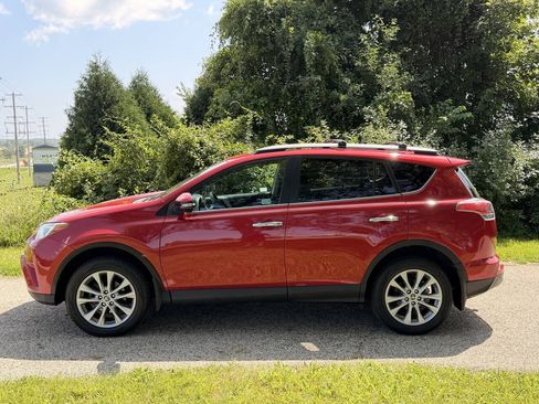 Used 2017 Toyota RAV4 Limited AWD/4WD image 2