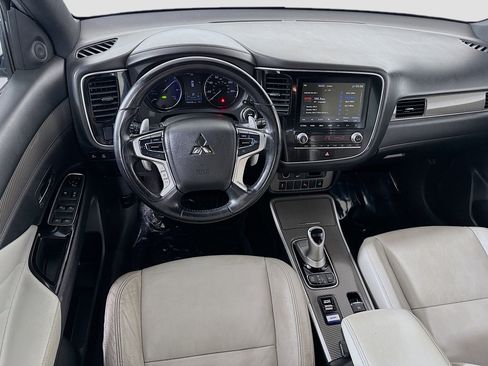 Used 2022 Mitsubishi Outlander GT image 17