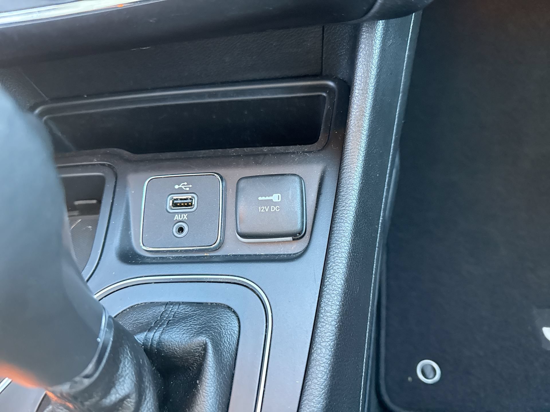 Used 2019 Jeep Cherokee Latitude Plus FWD image 13
