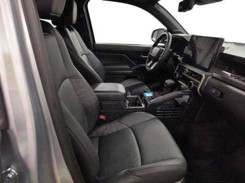 Used 2024 Toyota Tacoma TRD Off-Road w/ TRD Off Road Premium Package image 17