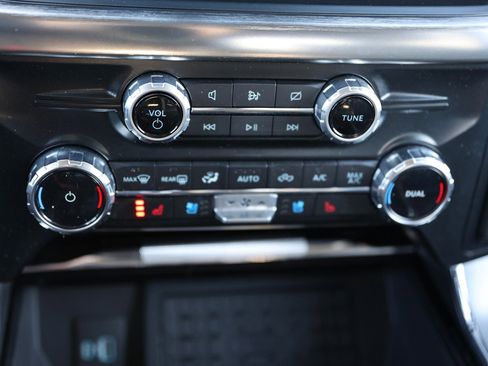 Used 2023 Ford F150 Lariat w/ Trailer Tow Package image 32