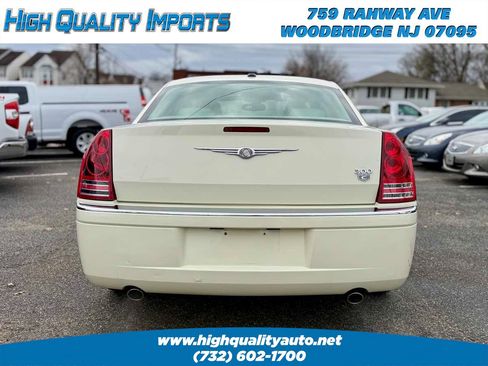 Used 2009 Chrysler 300 C image 6