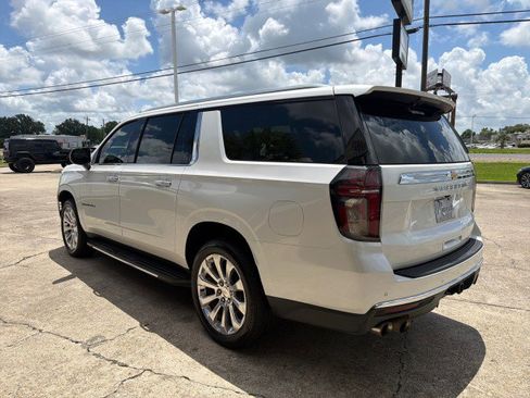 Used 2021 Chevrolet Suburban Premier AWD/4WD image 7