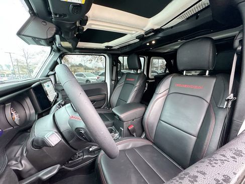Used 2024 Jeep Wrangler Unlimited Rubicon image 10