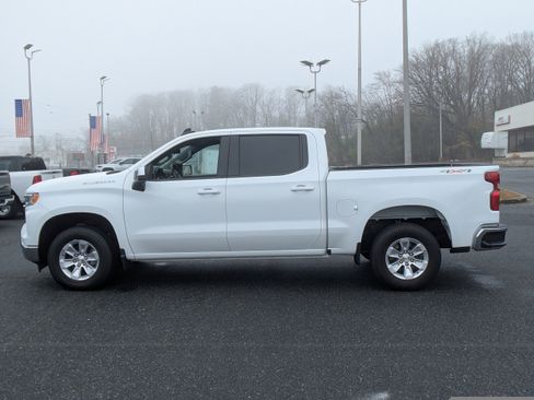 Used 2025 Chevrolet Silverado 1500 LT AWD/4WD image 5