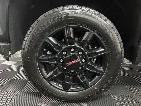 Used 2022 GMC Sierra 2500 Denali w/ Denali Black Diamond Edition image 44