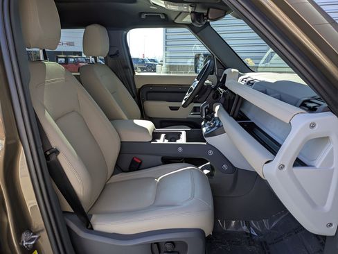 Certified 2023 Land Rover Defender 110 SE image 29