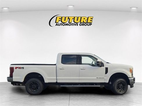 Certified 2019 Ford F250 Lariat w/ Lariat Value Package image 3