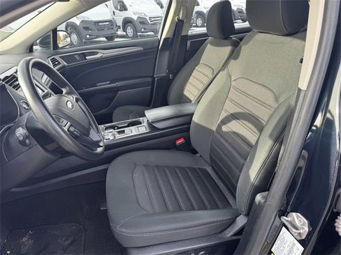 Used 2020 Ford Fusion SE image 22