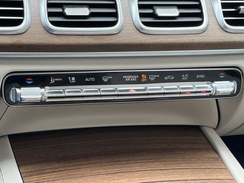 Certified 2025 Mercedes-Benz GLE 350 4MATIC image 31