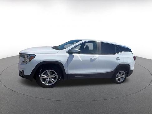 Used 2024 GMC Terrain SLE FWD image 8