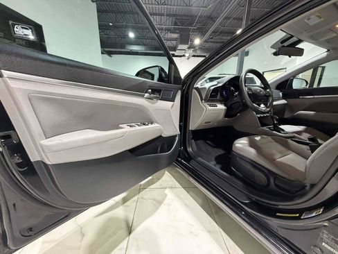 Used 2020 Hyundai Elantra SEL FWD image 17