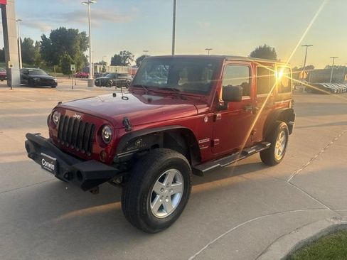Used 2012 Jeep Wrangler Unlimited Sport AWD/4WD image 8