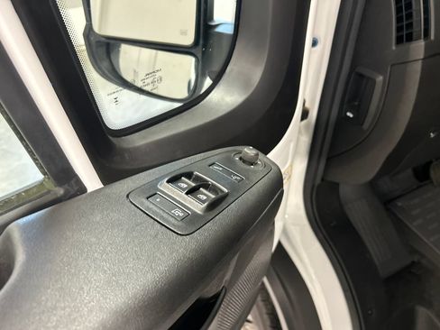 Used 2024 RAM ProMaster 2500 w/ Convenience Group FWD image 13