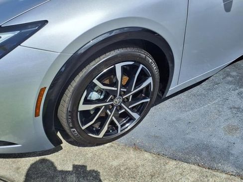 New 2025 Toyota Prius Plug-In Hybrid image 4