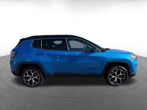 Used 2025 Jeep Compass Limited AWD/4WD image 13