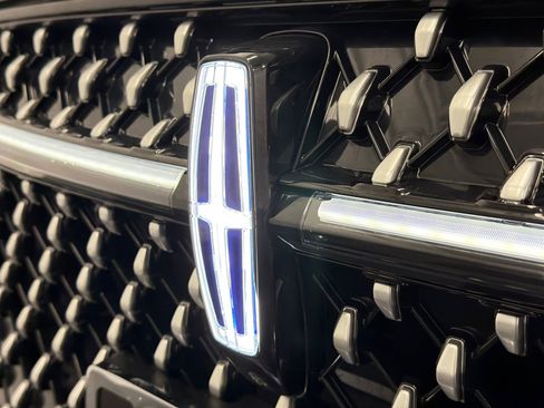 New 2026 Lincoln Nautilus Reserve image 14