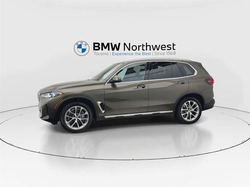 Used 2026 BMW X5 xDrive40i w/ Climate Comfort Package image 10