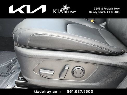 Used 2026 Kia Sportage EX w/ EX Panorama Roof Package FWD image 18