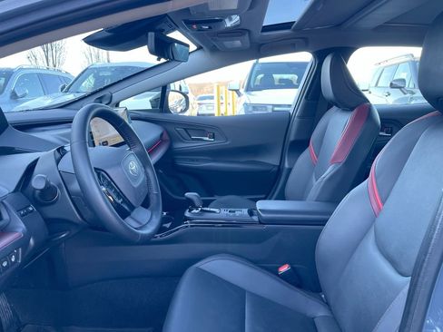 Used 2024 Toyota Prius Prime Premium FWD image 11