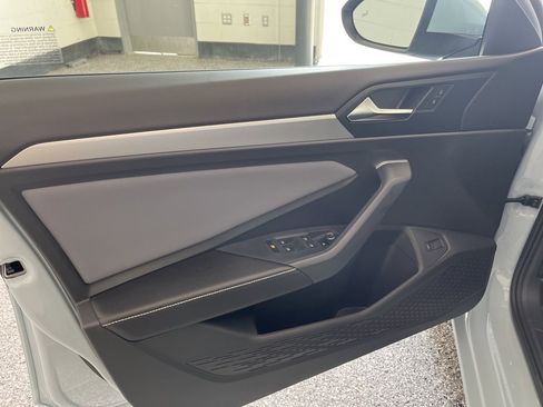 New 2026 Volkswagen Jetta SE image 11