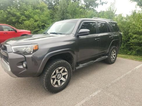 Used 2018 Toyota 4Runner TRD Off-Road AWD/4WD image 10