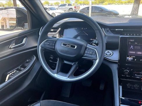 Used 2023 Jeep Grand Cherokee L Laredo AWD/4WD image 14