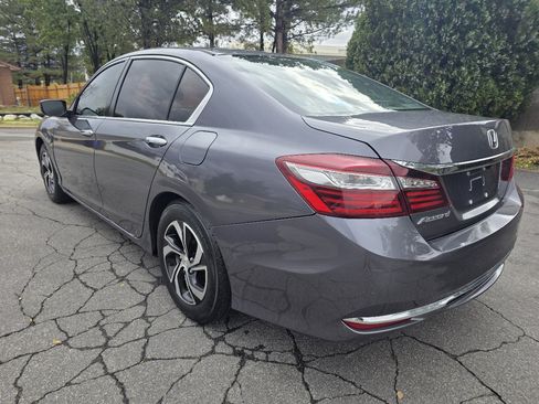 Used 2016 Honda Accord LX image 3