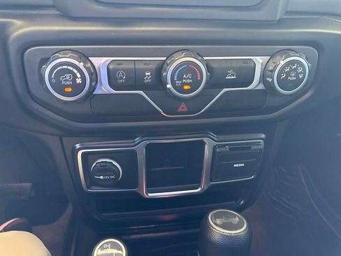 Used 2021 Jeep Wrangler Sport AWD/4WD image 20